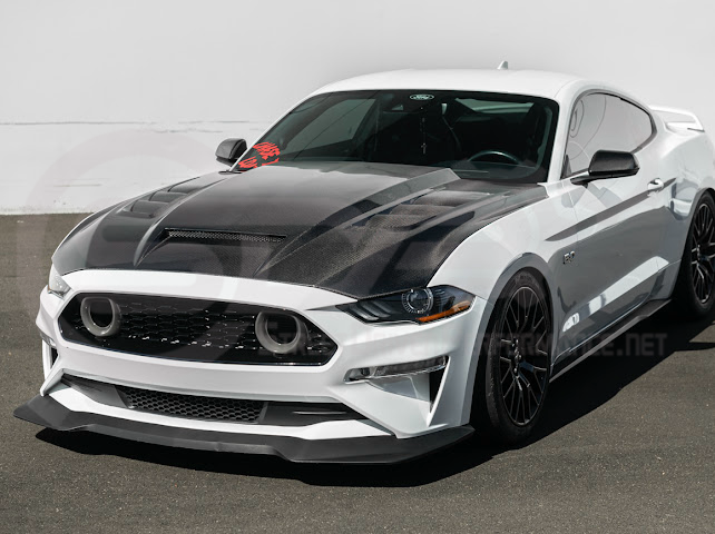 2018-2023 FORD MUSTANG S550 | TERMINATOR STYLE CARBON FIBER FRONT AIR VENTED HOOD